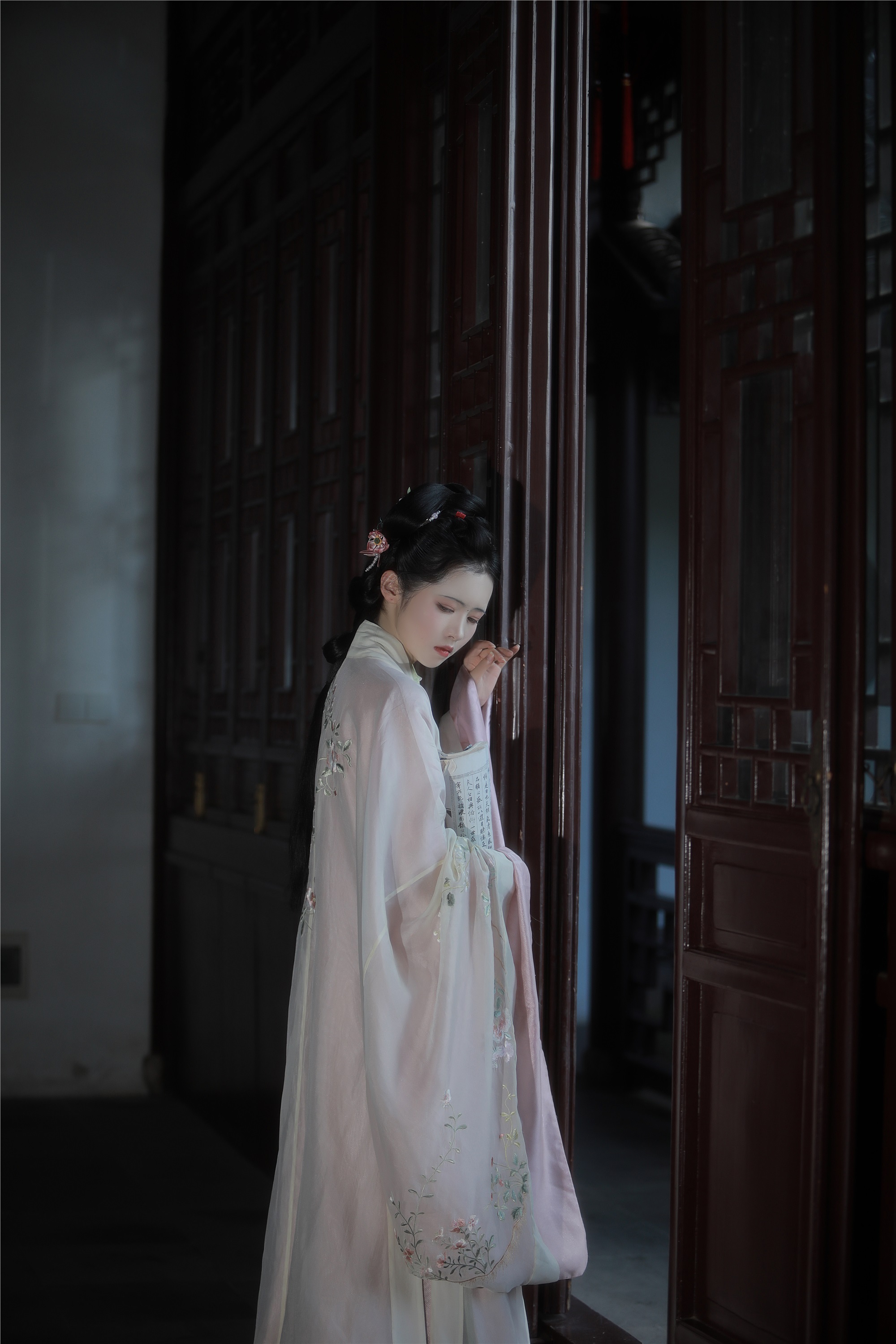 YITUYU艺图语 2025.01.23 你要写江南，就不能只写江南 一枝眠眠